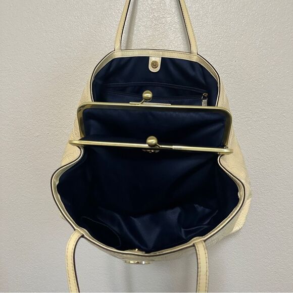 Coach L1276-F19215 Signature Stitched Patent Leather Framed Shoulder Bag - Cream - Picture 7 of 10